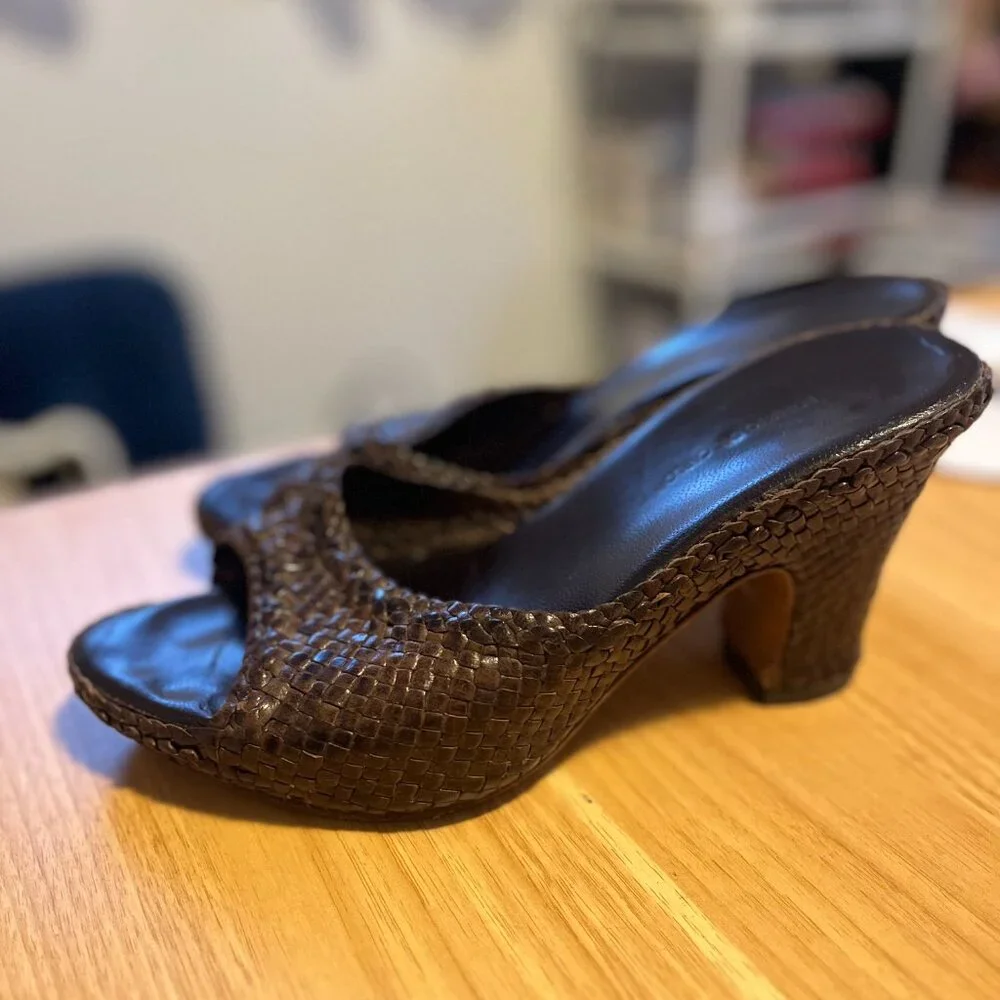 Vintage Roberto Del Carlo dark brown heels -- size 39/8.5 - Picture 2 of 4